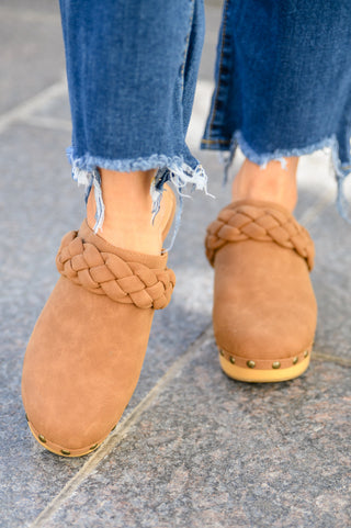 Hailey & Co Taylor Braided Clogs In Brown