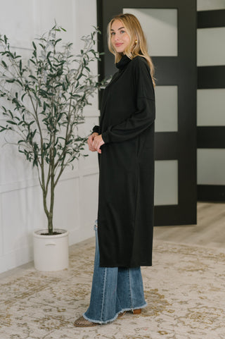 Dear Scarlett Travel City Scape Turtle Neck Tunic in Black